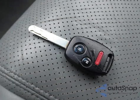 2005 Honda Pilot Ex-L из США, поврежденный, VIN 5FNYF18595B052324